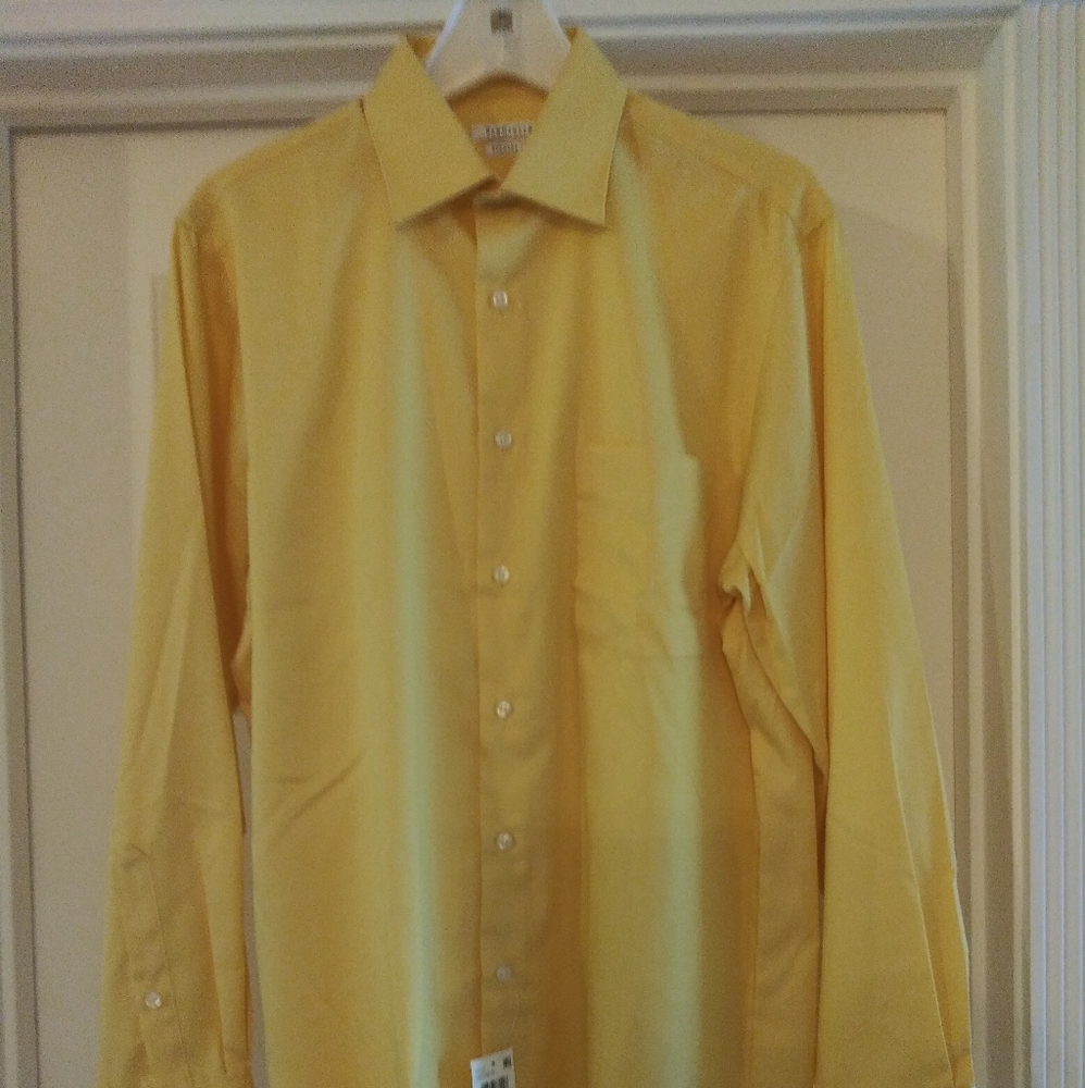 Van Heusen Long Sleeve Dress Shirt